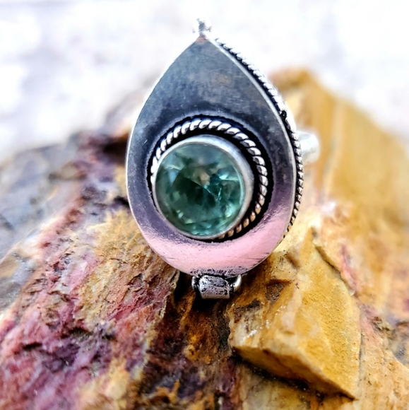 New Green Quartz 925 Silver Poison Ring. - Picture 11 of 16